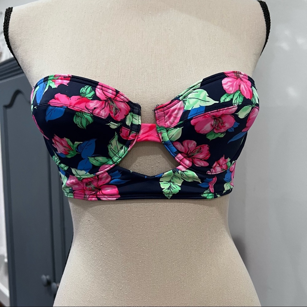 Hollister push up‎ swim top